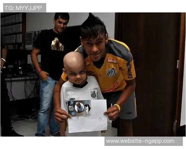 内马尔与13年前白血病球迷重逢感人瞬间再现温暖回忆 内马尔与13年前白血病球迷重逢感人瞬间再现温暖回忆