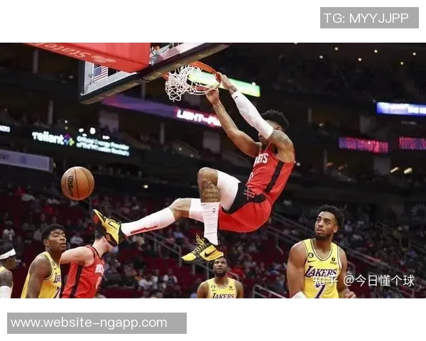 浓眉赛季初期表现抢眼场均247分12板助攻数据亮眼