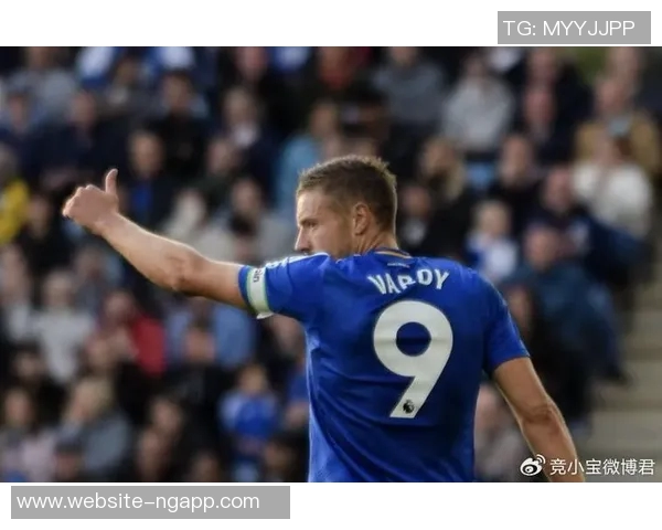 老兵不死！瓦尔迪荣获意甲11月最佳球员奖杯展现不凡实力